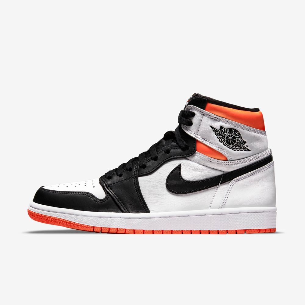 Nike Air Jordan 1 Negras y Doradas