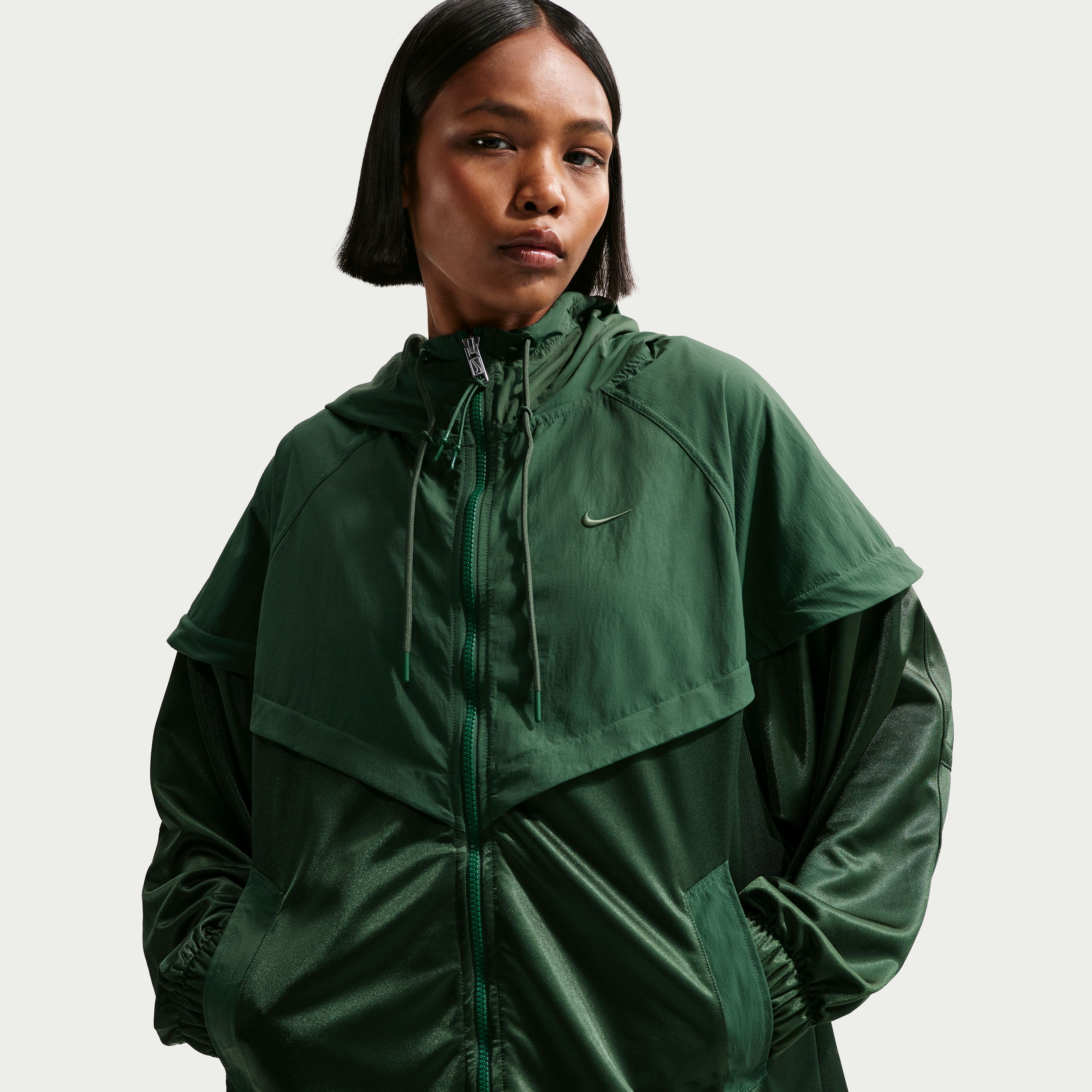 Nike Sportswear - Chaqueta cortaviento oversized para mujer