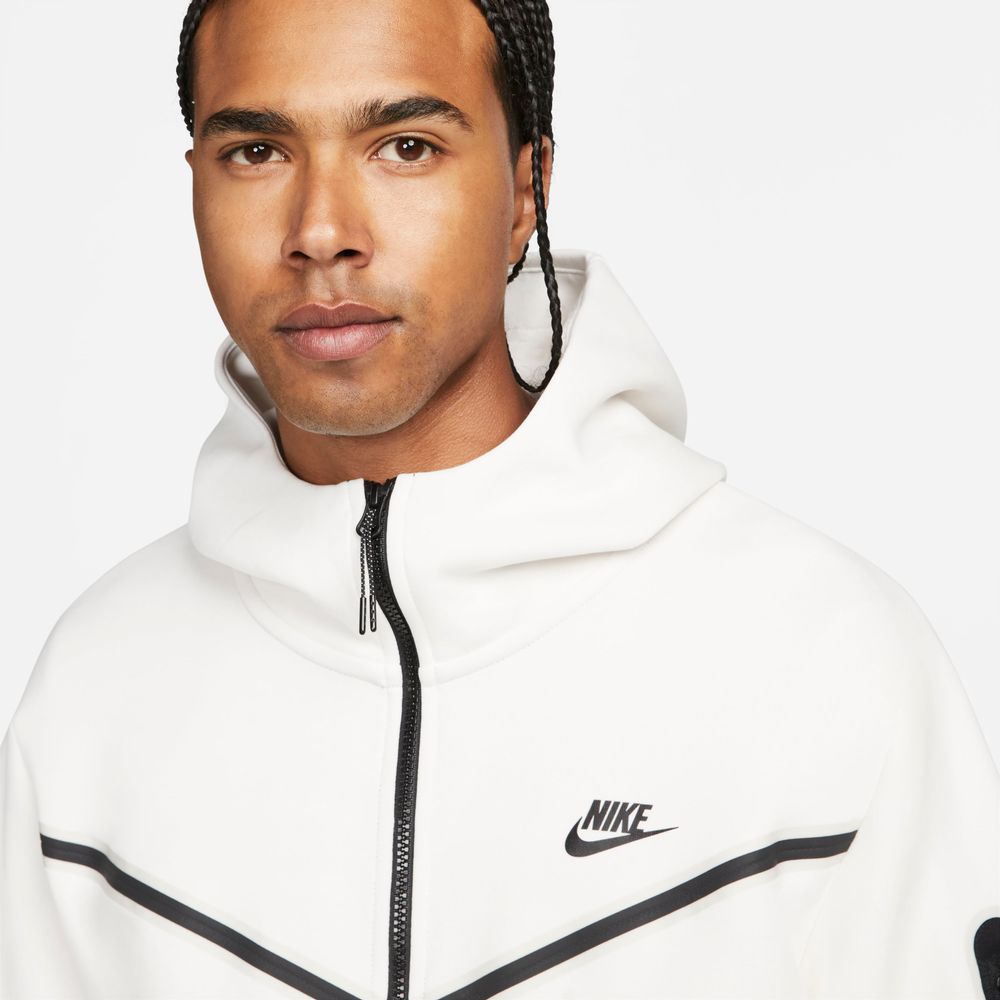 Nike-Sportswear-Tech-Fleece