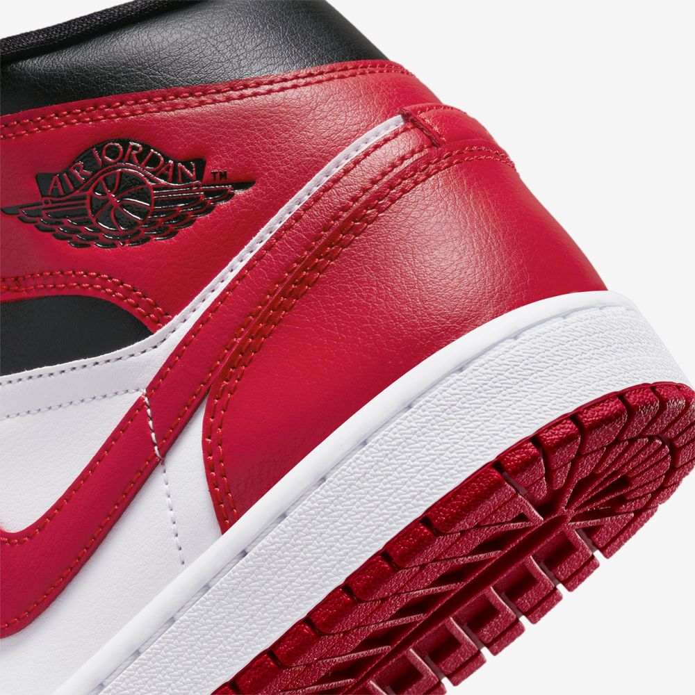 Air-Jordan-1-Mid